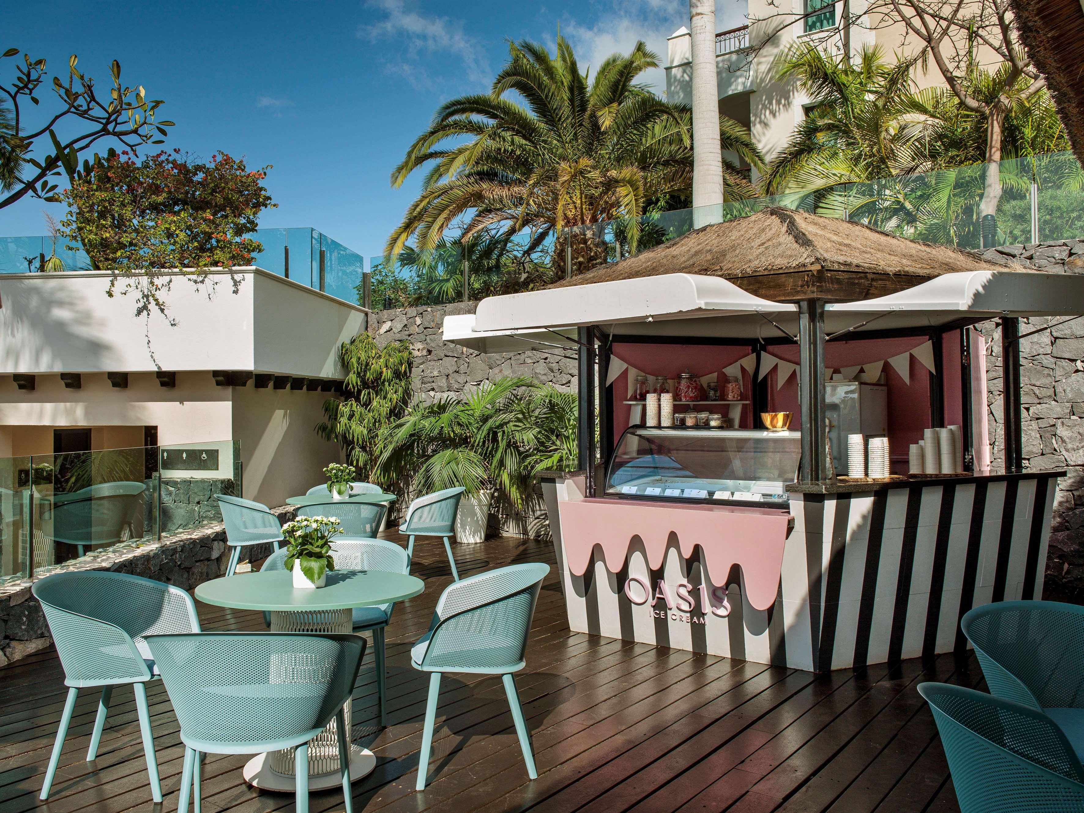 Gran Melia Palacio De Isora Resort & Spa Alcala  Exterior photo The hotel's ice cream shop